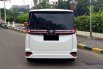 Toyota Voxy CVT 2024 putih km 2 ribuan cash kredit proses bisa dibantu 6
