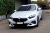 BMW 2 Series 218i 2022 putih km 17 ribuan sedan 1