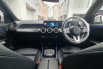 Mercedes-Benz GLB 200 Progressive Line 2021 putih km 29rbn pajak panjang 11