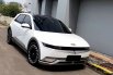 Hyundai Ioniq Signature 2022 5 long range putih 3