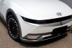 Hyundai Ioniq Signature 2022 5 long range putih 7