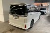 Toyota Voxy 2.0 CVT 2018 6