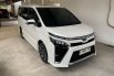 Toyota Voxy 2.0 CVT 2018 9
