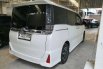 Toyota Voxy 2.0 AT 2018 Putih 5