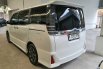 Toyota Voxy 2.0 AT 2018 Putih 6