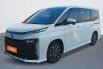 Toyota Voxy 2.0 A/T 2022 Putih 3