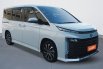 Toyota Voxy 2.0 A/T 2022 Putih 2