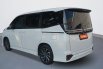 Toyota Voxy 2.0 A/T 2022 Putih 6