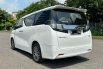 Toyota Vellfire G 2017 4