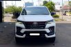 Toyota Fortuner 2.4 TRD AT 2021 putih km 31 ribuan diesel 1