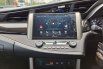 Toyota Venturer 2.0 AT Bensin 2021 10