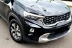 Kia Sonet Premiere iVT 2021 hitam sunroof km 35 ribuan 4