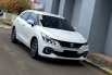 Suzuki Baleno Hatchback A/T 2023 putih km antik 7 ribuan 5