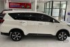 Toyota Innova Venturer 2.0 AT 2021 - Pajak Panjang sampai Akhir Tahun - D1361AJJ 3