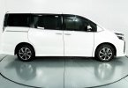 Toyota Voxy 2.0 AT 2018 Putih 3