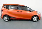 Toyota Sienta E MT 2017 Orange 3