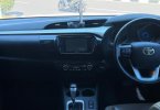 Toyota Hilux V  2019 Putih Bensin 8