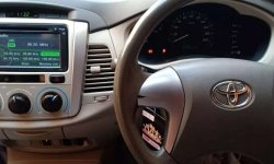 Mobil Toyota Kijang Innova 2012 2.0 G terbaik di Sumatra Utara 2