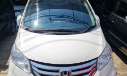 Honda Freed PSD Putih 3