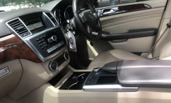 Mercedes-Benz ML 350 2012 Hitam 9