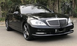Mercedes-Benz S 300 2008 Hitam 2