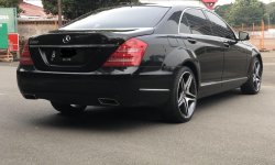 Mercedes-Benz S 300 2008 Hitam 3
