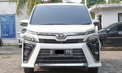 Toyota Voxy CVT 2018 3