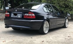 BMW 318i 2003 Biru 4