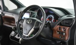 Toyota Voxy CVT 2019 Sedan 3