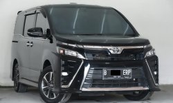 Toyota Voxy 2.0 A/T 2019 Hitam 2