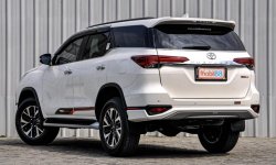 Toyota Fortuner 2.4 VRZ AT 2018 3