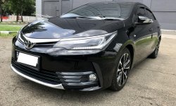 Toyota Corolla Altis V AT 2017 Hitam 2