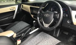 Toyota Corolla Altis V AT 2017 Hitam 7