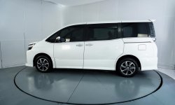 Toyota Voxy 2.0 AT 2019 Putih 3