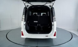 Toyota Voxy 2.0 AT 2019 Putih 9
