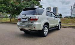 Mobil Toyota Fortuner 2009 G terbaik di DKI Jakarta 2