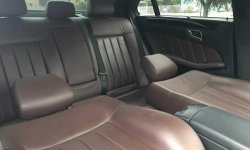 Mercedes-Benz E-Class E250 AT 2015 Hitam 8