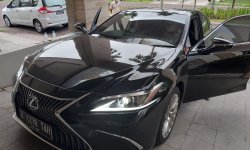 Lexus ES 300H Luxury 2020 2