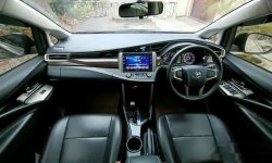 Mobil Toyota Kijang Innova 2020 V dijual, Jawa Timur 9