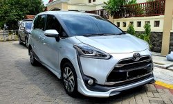 Toyota Sienta Q CVT 1