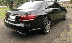 Mercedes-Benz E-Class E250 AT 2015 Hitam 4