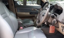 Jual mobil Toyota Fortuner 2012 4