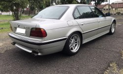 BMW 7 Series 730iL AT 1996 Silver - Mobil Antik 4
