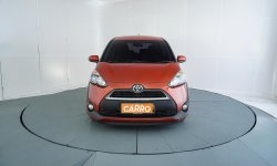 Toyota Sienta V AT 2017 Orange 3