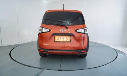 Toyota Sienta V AT 2017 Orange 6