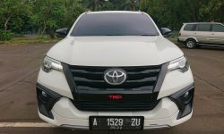 FORTUNER VRZ TRD AT PUTIH 2018 1