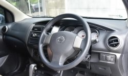 Nissan Grand Livina XV 2011 2