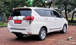 Mobil Toyota Kijang Innova 2016 V terbaik di DKI Jakarta 17