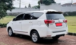 Mobil Toyota Kijang Innova 2016 V terbaik di DKI Jakarta 16