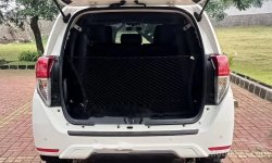 Mobil Toyota Kijang Innova 2016 V terbaik di DKI Jakarta 9